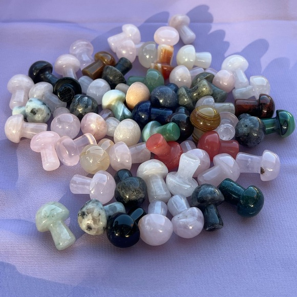(6) Mini Mushroom Crystals - Picture 2 of 2